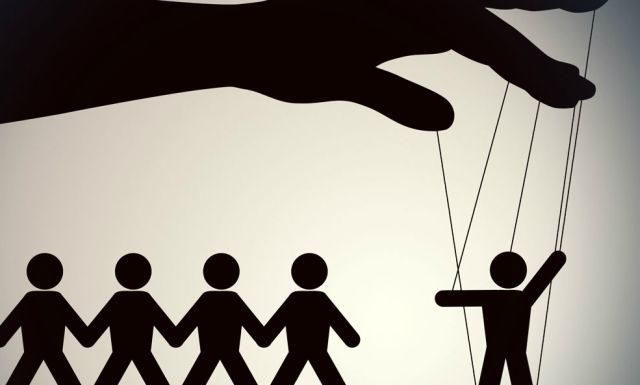 12 mici siretlicuri de care se folosesc oamenii pentru a te manipula