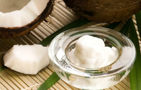 Cele CINCI uimitoare utilizari ale uleiului de nuca de cocos