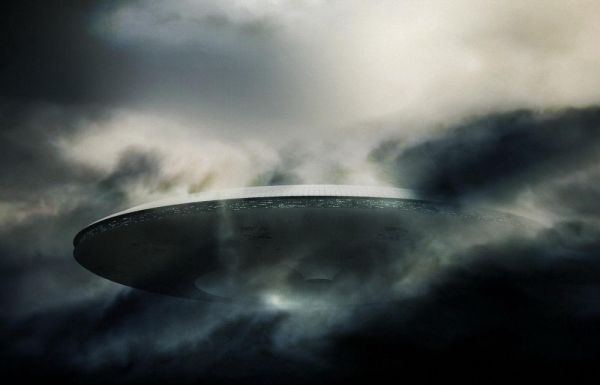 Imagini spectaculoase – OZN surprins de NASA STS-48 Discovery Space!