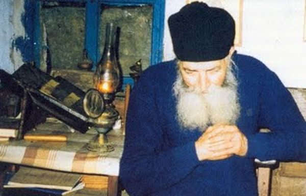 Rugaciunea vindecatoare pentru intreaga lume – Cuviosul Paisie Aghioritul