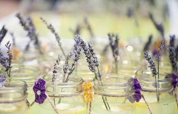 Limonada cu lavanda – O bautura delicioasa care alunga rapid durerile de cap si anxietatea