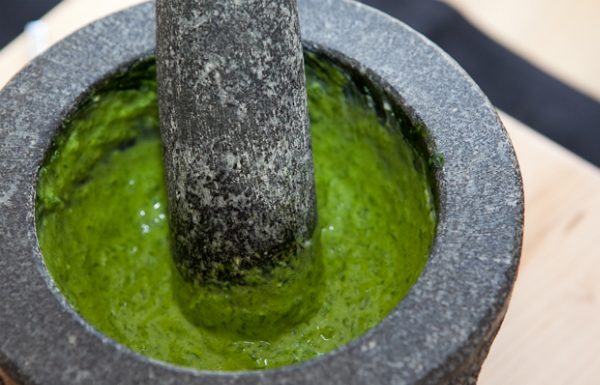 Scapa de acnee, de punctele negre si de petele maro de pe piele cu aceasta combinatie miraculoasa